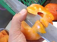 甘柿で作る干し柿（ドライフルーツ）